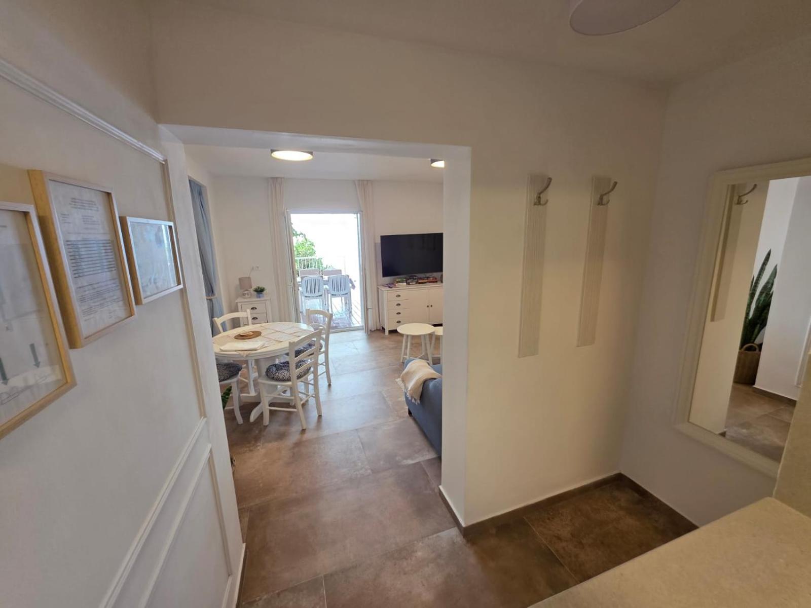 Apartment Ante *